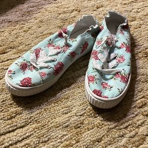 Madden girl slip on